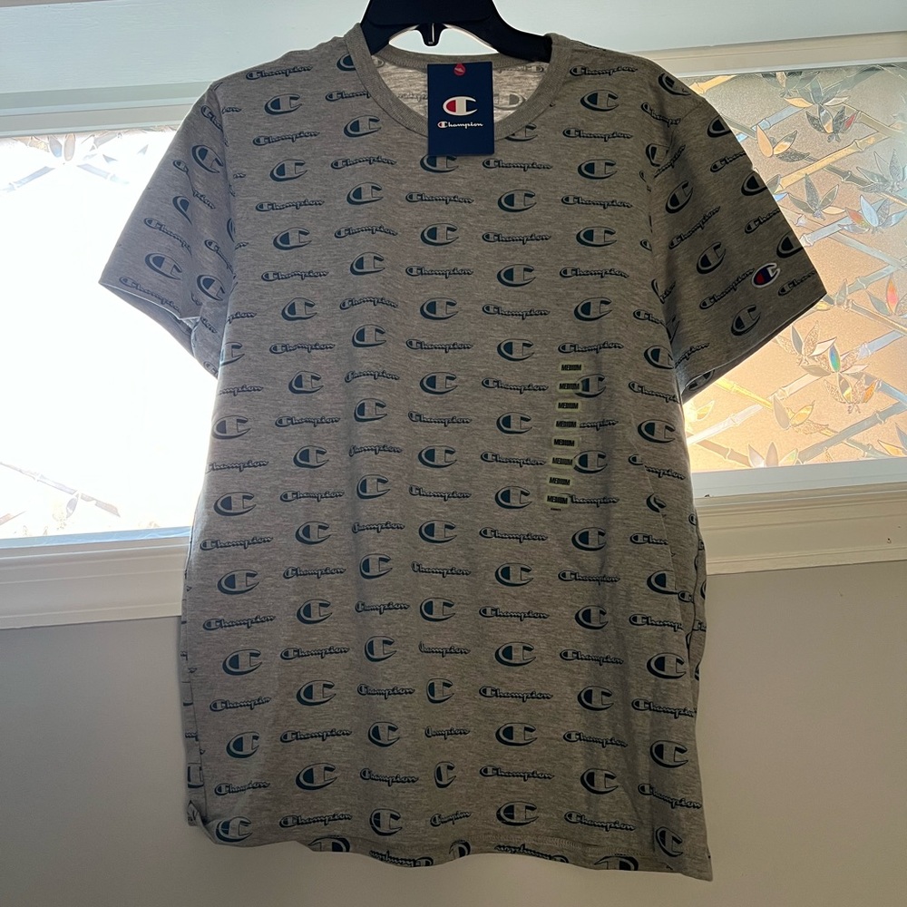 - Mens sportstyle logo tee